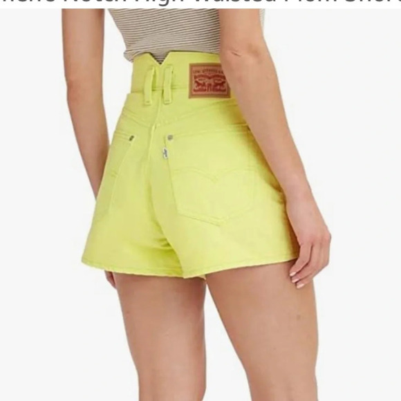 Levi's Women's Notch High Waisted Mom Green Neon Short Size 28 - Picture 8 of 9